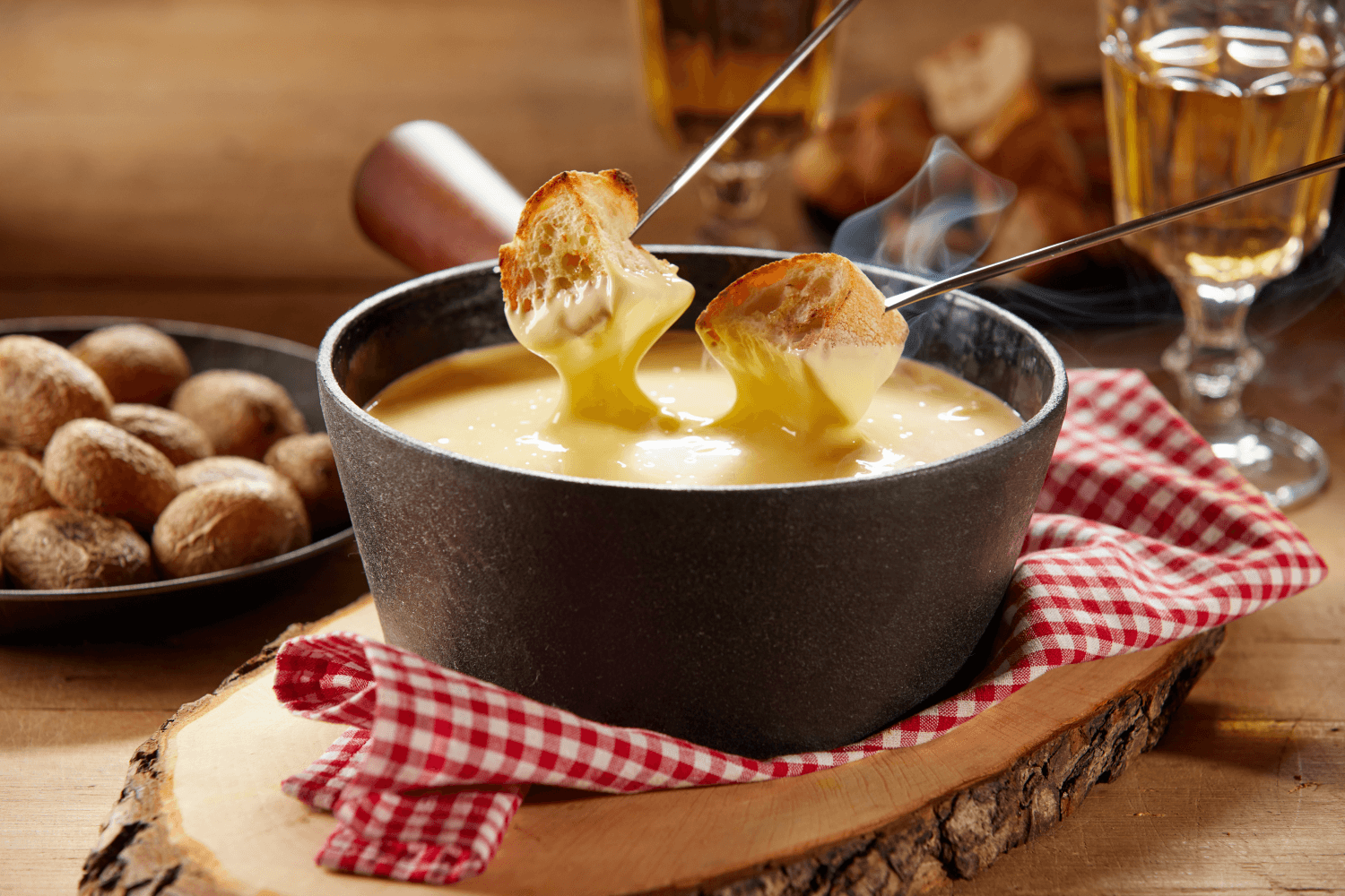 Prancūziškų sūrių top 5: MORBIERAS, RAKLETĖ, EPUASAS, MIMOLETĖ IR KONTĖ