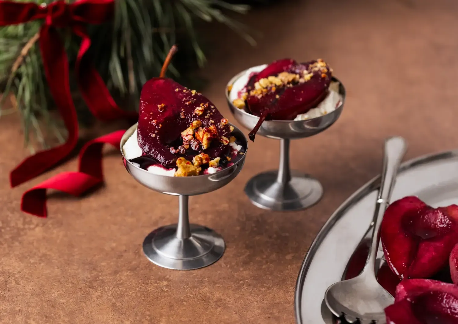 Vyne virtos kriaušės su vaniliniu maskarponės kremu