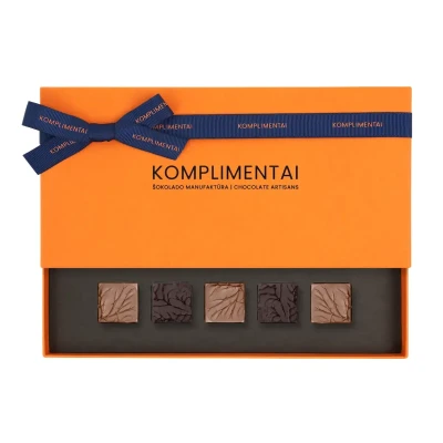 Šokoladinių saldainių rinkinys LAZDYNAI