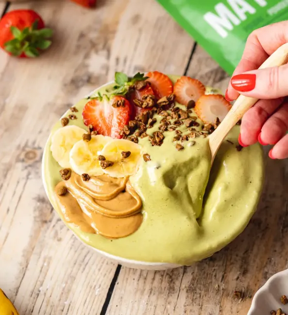 Matcha ir tropinių vaisių Smoothie Bowl